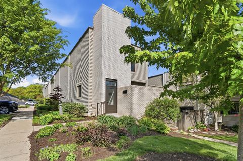 Photo of 2388 Dana Avenue, Cincinnati, OH 45208 (MLS # 1876156)
