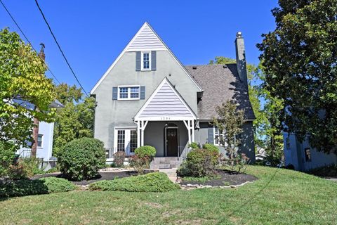 Photo of 1284 Paddock Hills Avenue, Cincinnati, OH 45229 (MLS # 1858030)