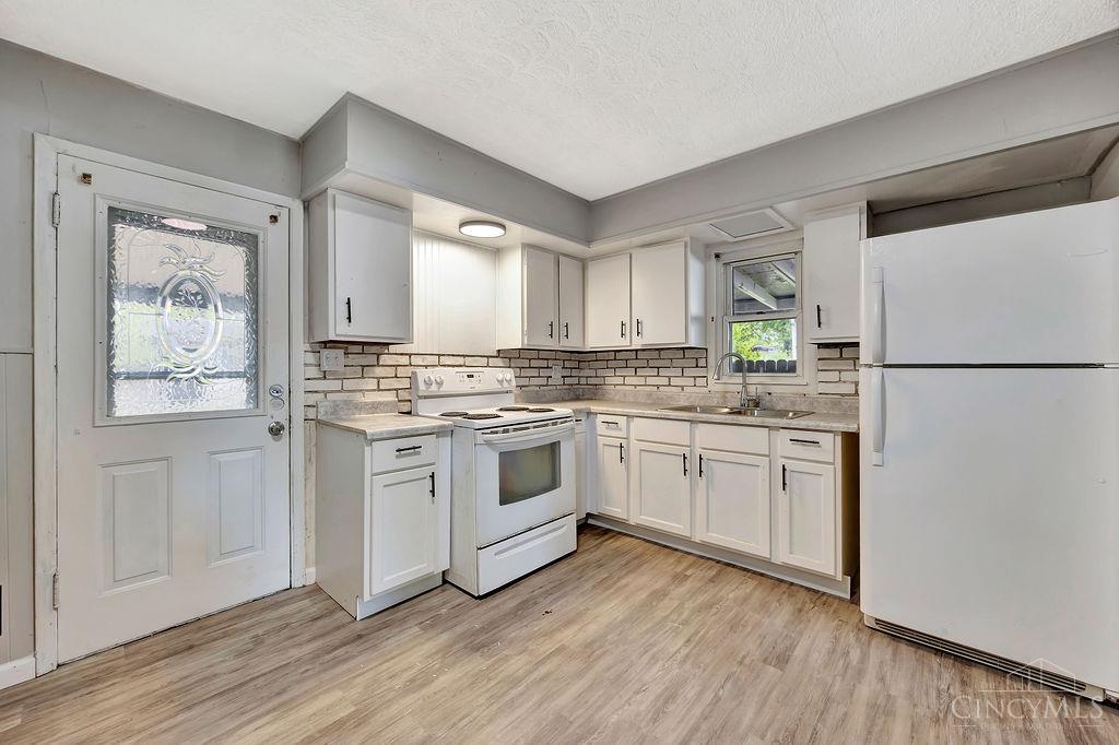 2146 Fairfax Avenue, Fairfield Twp, Ohio image 11