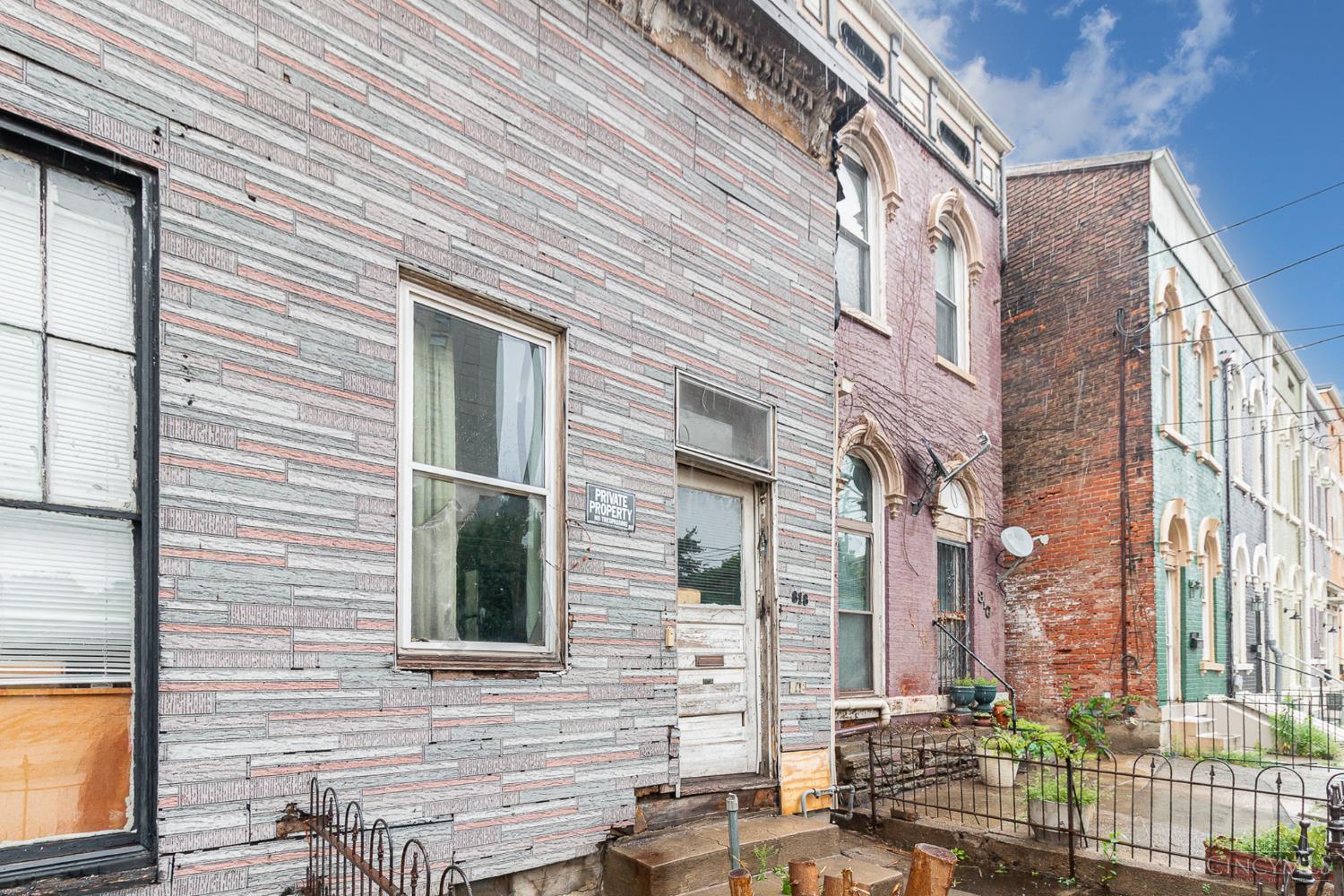 818 Poplar Street
