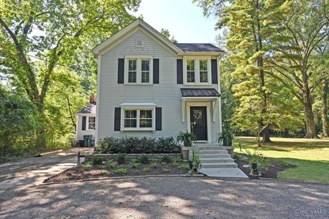 Photo of 1605 Marlou Lane, Cincinnati, OH 45230 (MLS # 1854500)