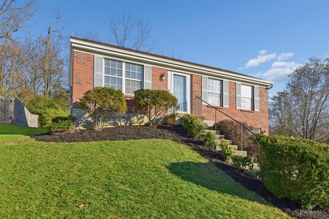 Photo of 936 Venetian Terrace, Cincinnati, OH 45224 (MLS # 1862323)