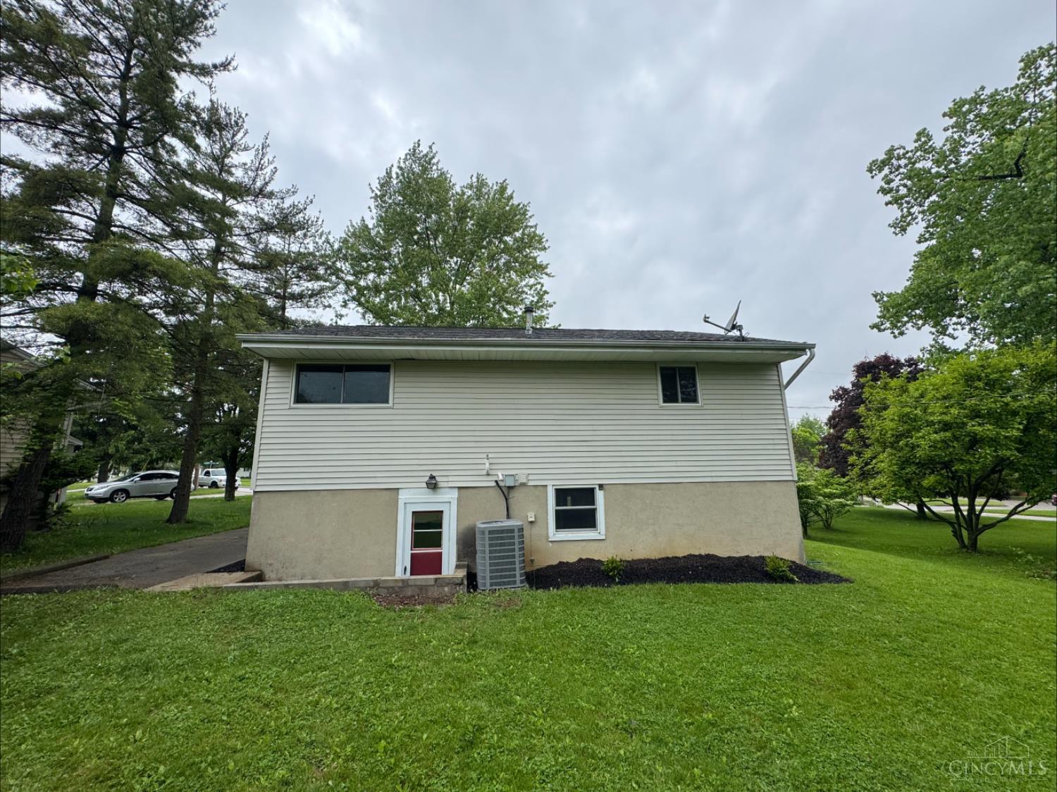 107 Melanee Drive, Oxford, Ohio image 2