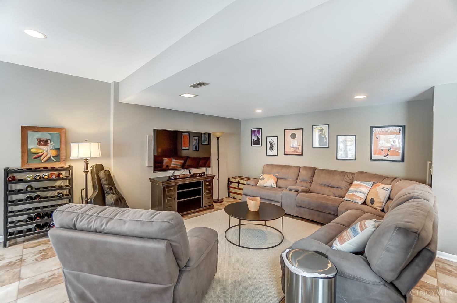 9342 Bluewing Terrace, Blue Ash, Ohio image 26