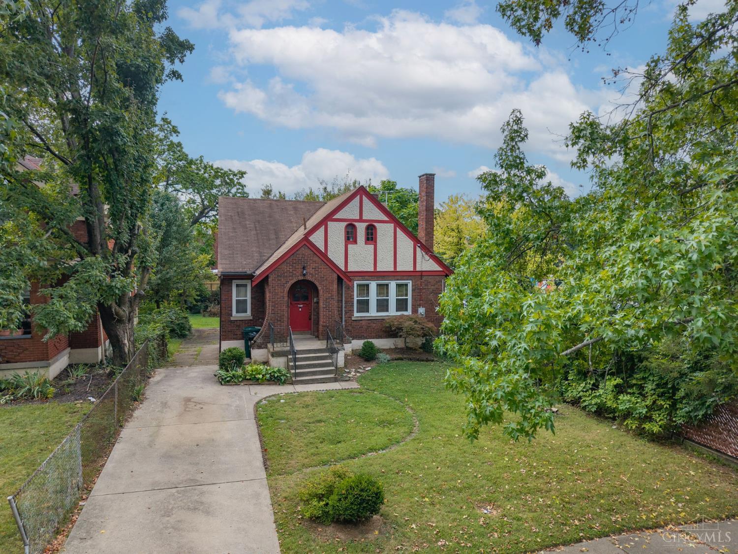 3011 Montclair Avenue