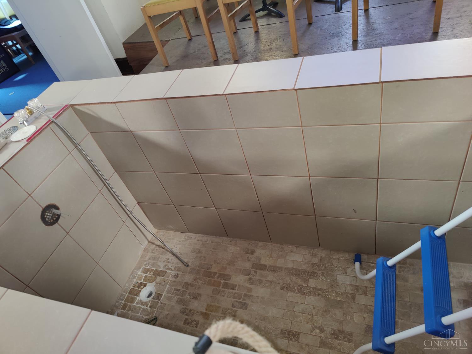 2053 Courtland Avenue