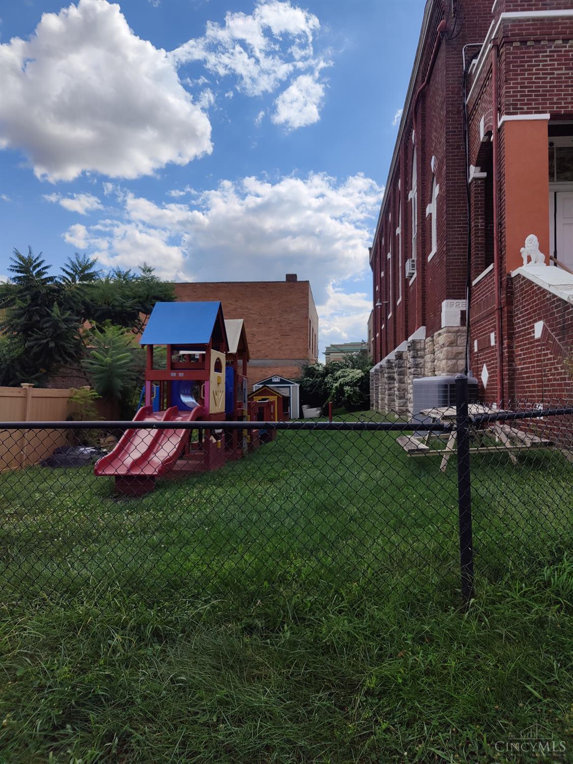 2053 Courtland Avenue