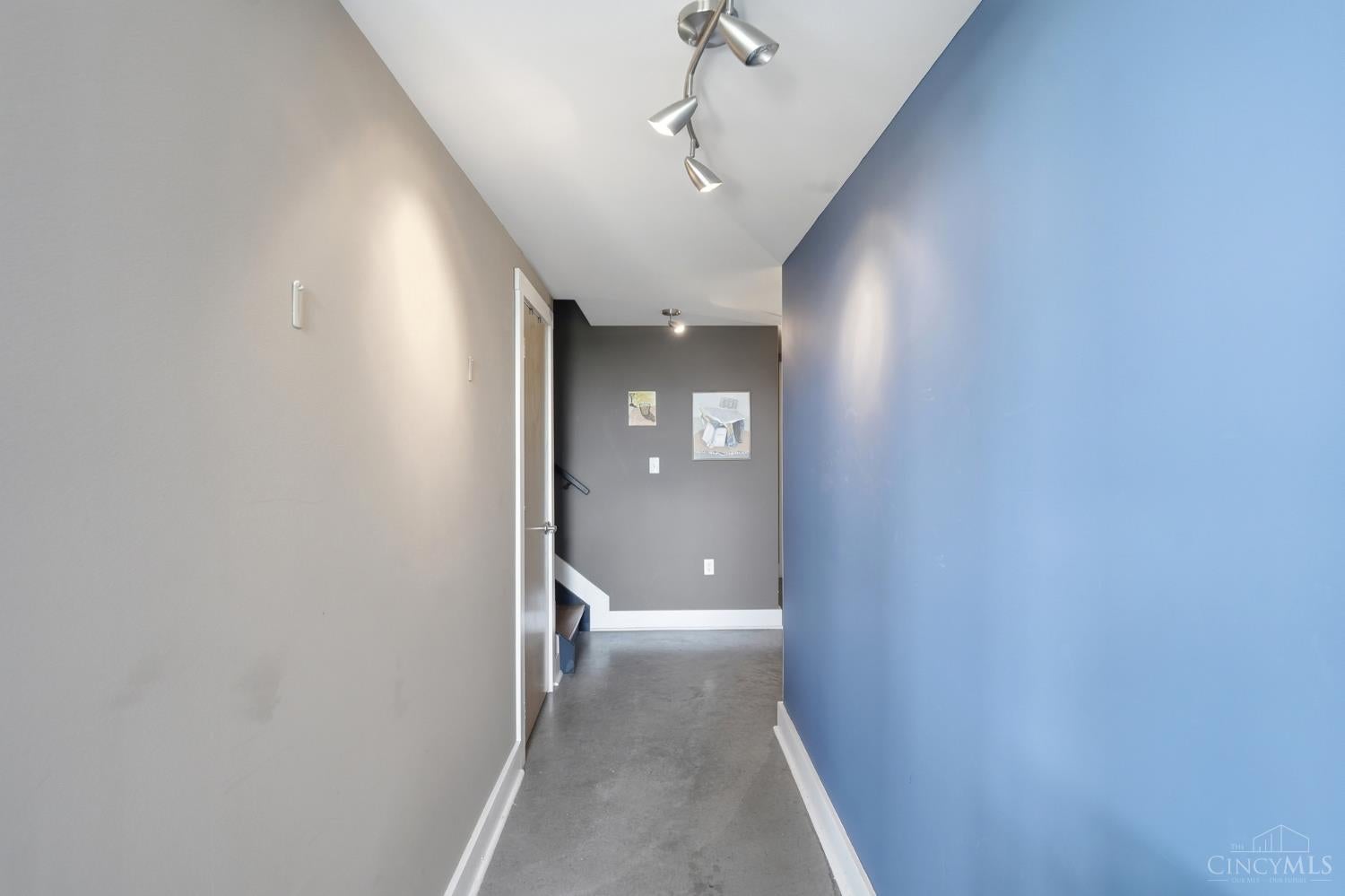 353 W Fourth Street 401