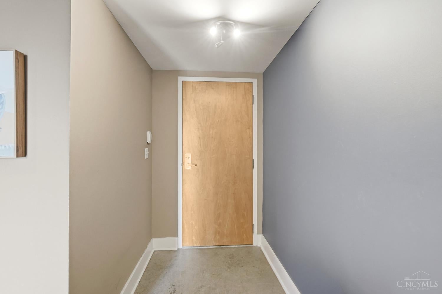 353 W Fourth Street 401