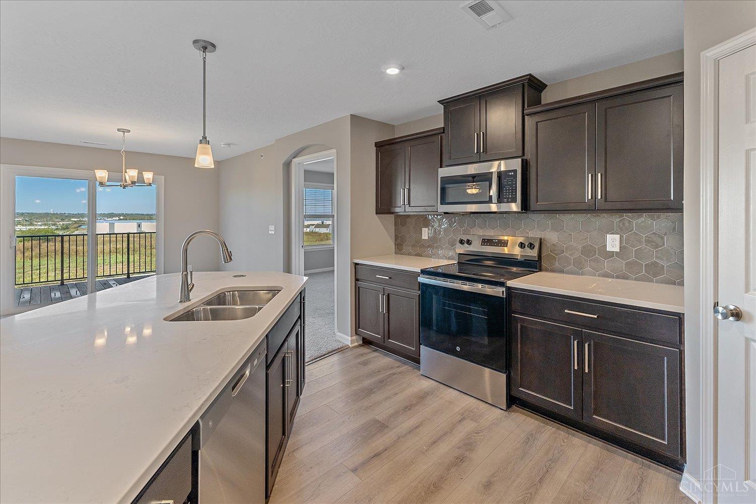 401 Bethpage Drive 6-204