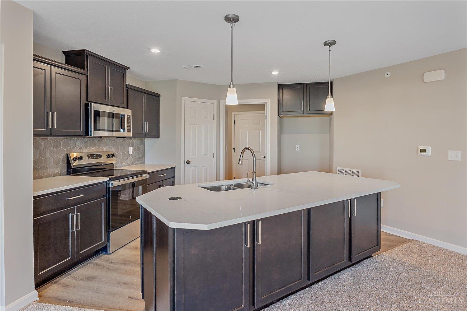 401 Bethpage Drive 6-204