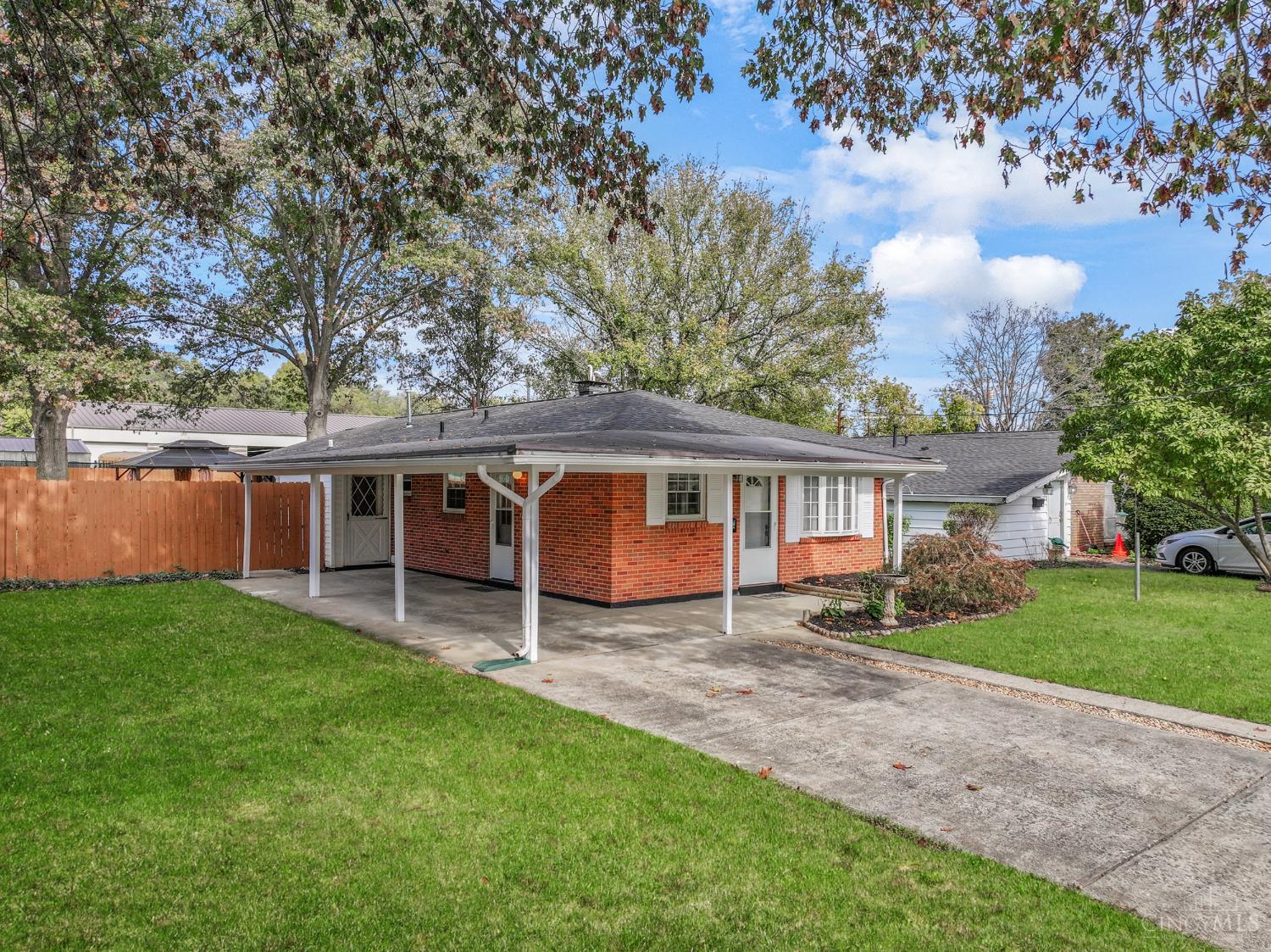 18 Miamiview Drive