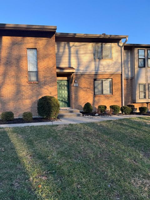 Photo of 22 Oakwood Court, Cincinnati, OH 45246 (MLS # 1869285)
