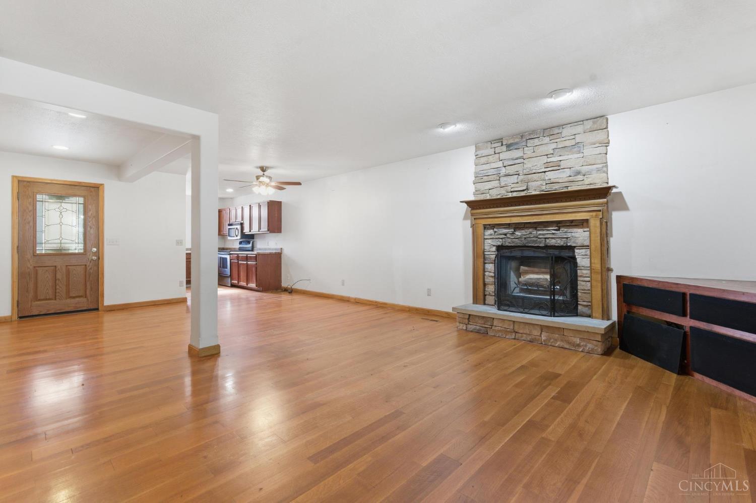 3326 Meadow Green Court