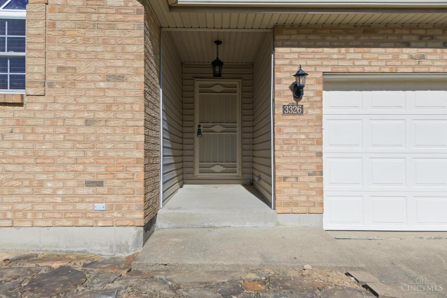 3326 Meadow Green Court