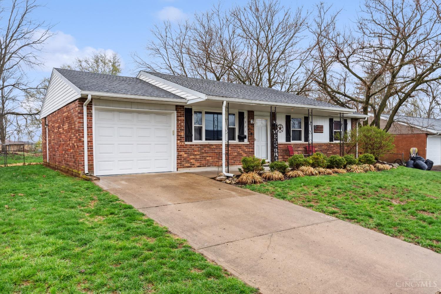 1371 Arrowhead Trail, Xenia, Ohio image 4