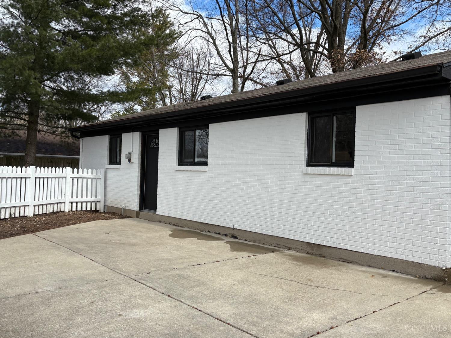 5703 Tall Oaks Drive, Miami Twp, Ohio image 24
