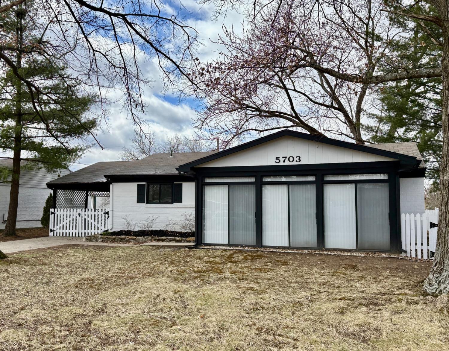 5703 Tall Oaks Drive, Miami Twp, Ohio image 5
