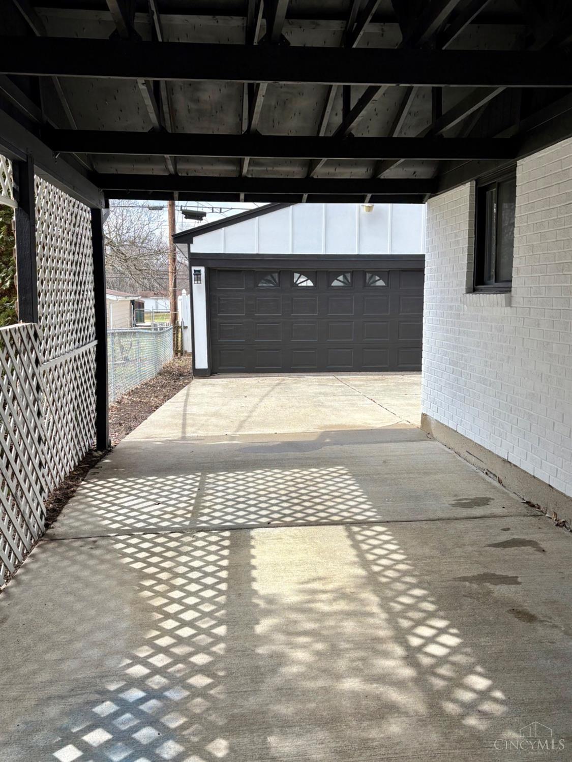 5703 Tall Oaks Drive, Miami Twp, Ohio image 25