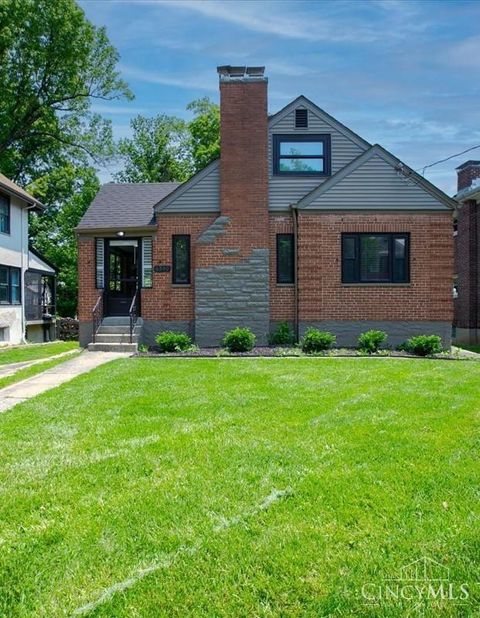 Photo of 6340 Hamilton Avenue, Cincinnati, OH 45224 (MLS # 1855035)