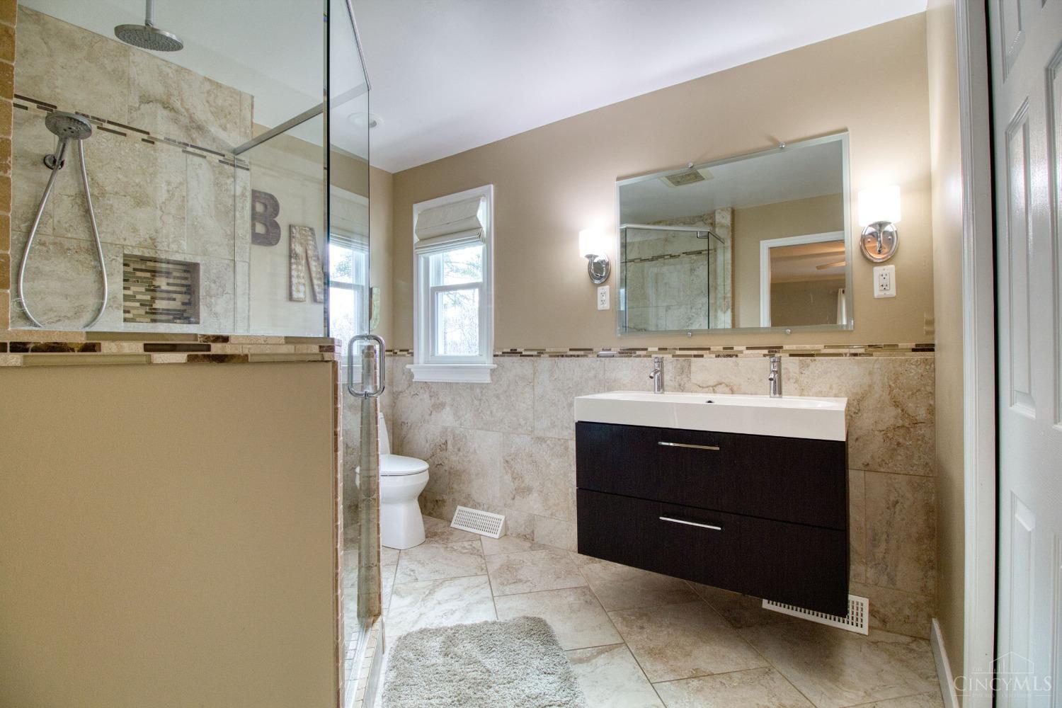 8577 Denallen Drive, Anderson Twp, Ohio image 16