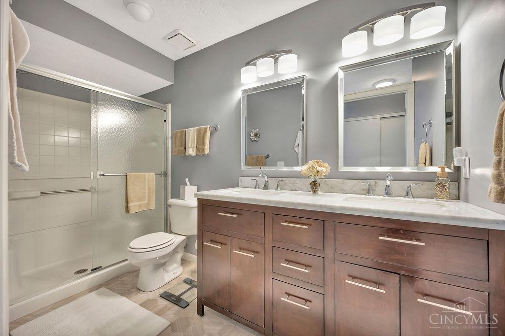 8337 Summerbridge Way, West Chester, Ohio image 30