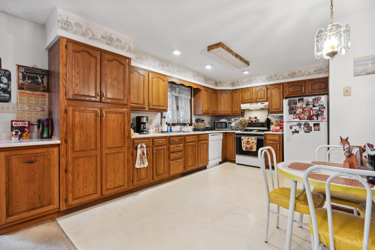 405 Hoskins Road, Union Twp, Ohio image 14