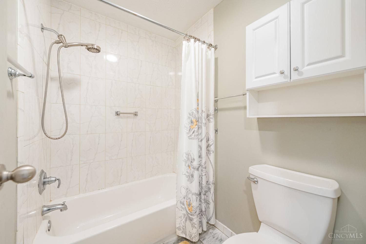 10080 Pebblecreek Lane, Colerain Twp, Ohio image 18