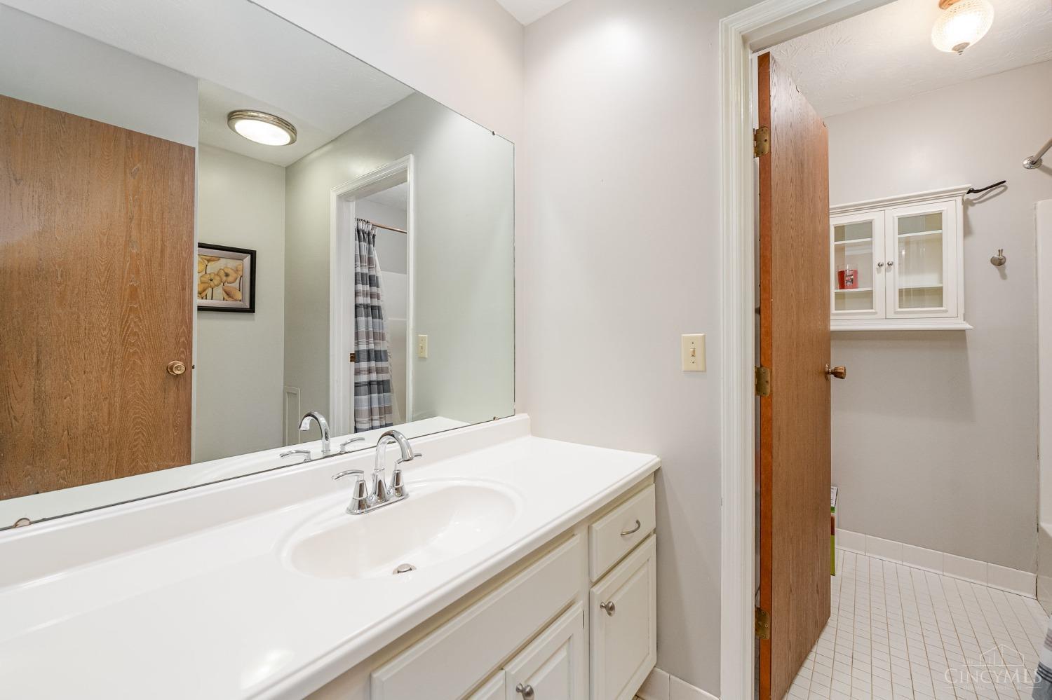 10080 Pebblecreek Lane, Colerain Twp, Ohio image 22