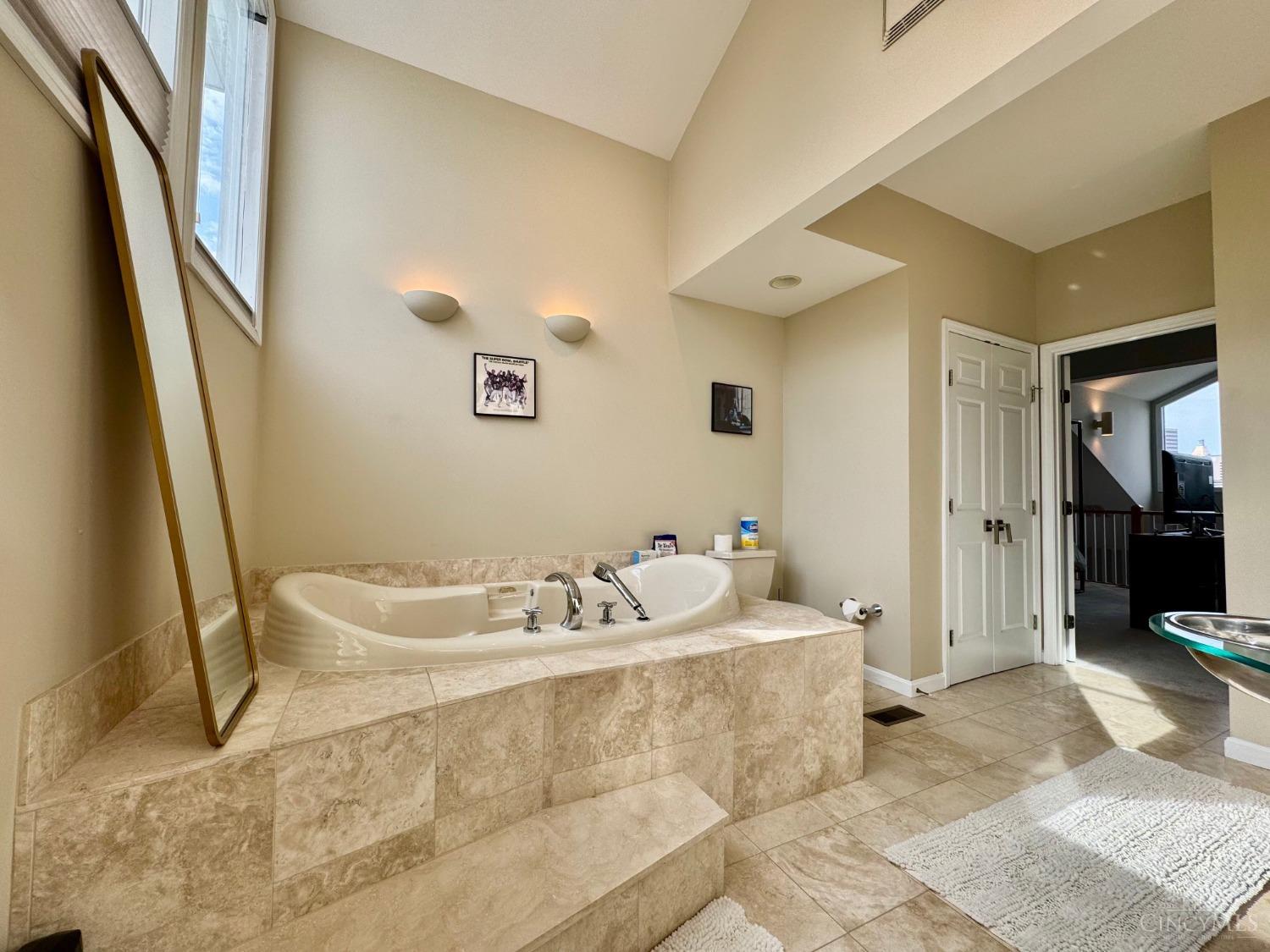 937 Monastery Street #B, Cincinnati, Ohio image 27