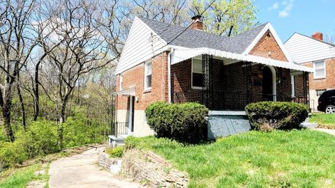2831 Robert Avenue, Cincinnati, OH 45211 - #: 1831193