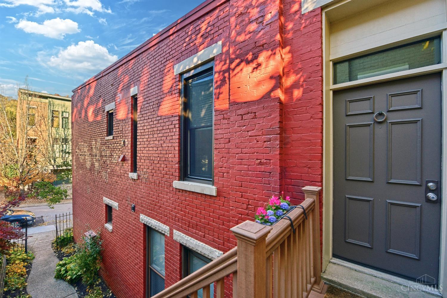 987 Paradrome Street B