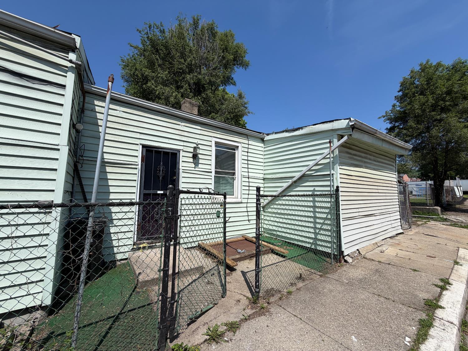 830 Livingston Street