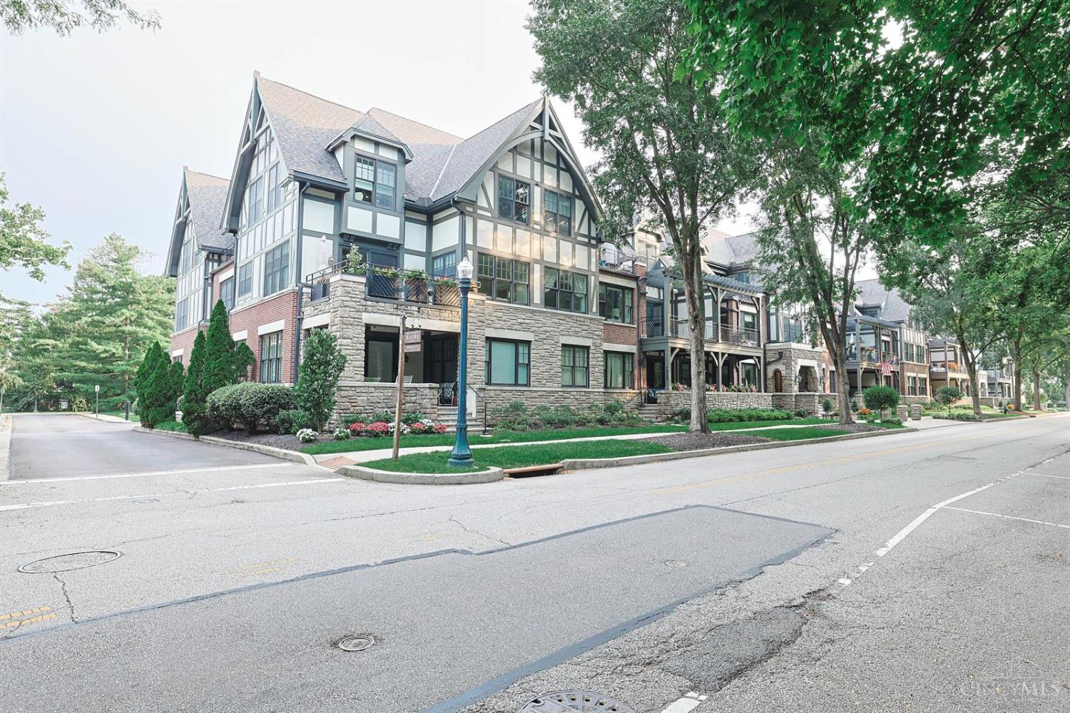 3942 Miami Road 203