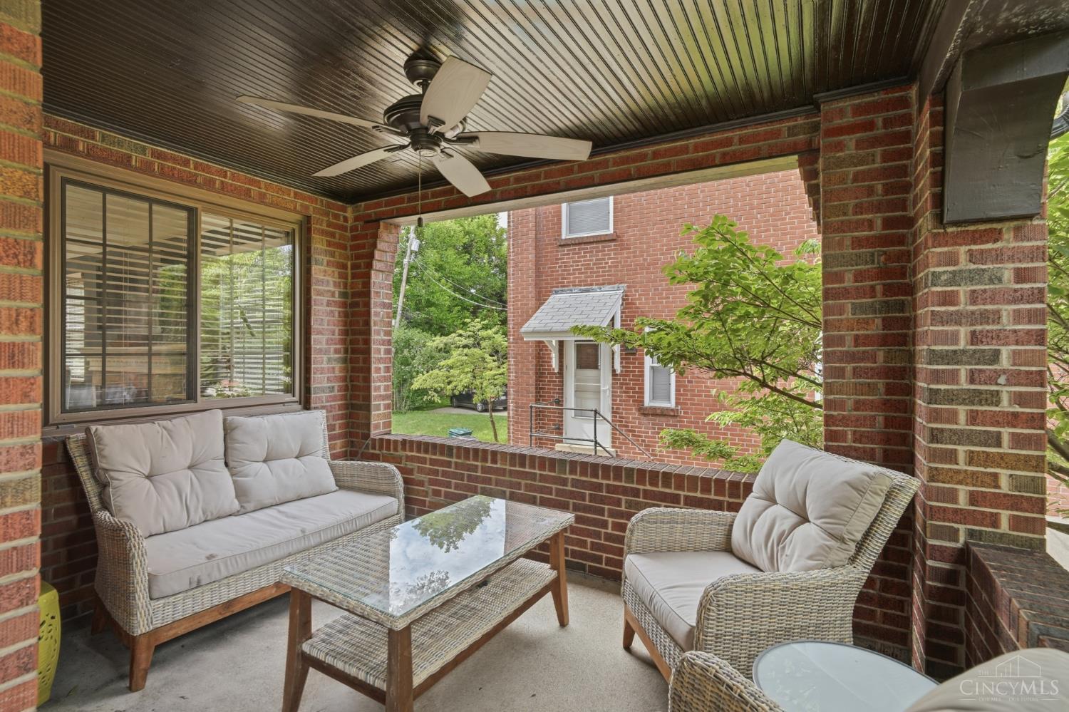 3863 Drakewood Drive