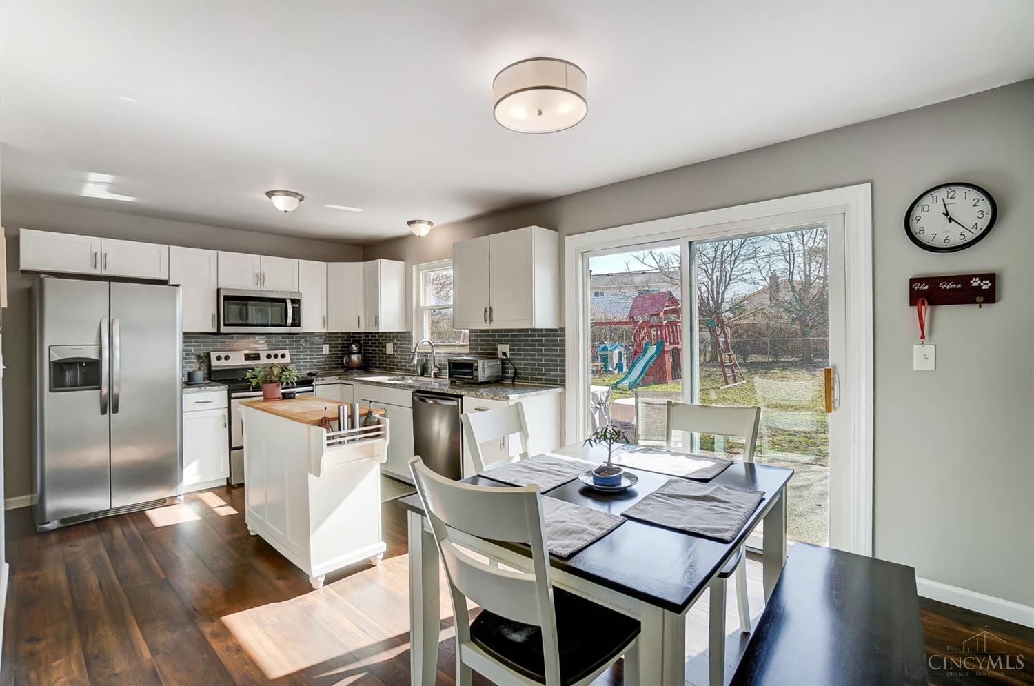 1548 Turquoise Drive, Anderson Twp, Ohio image 8