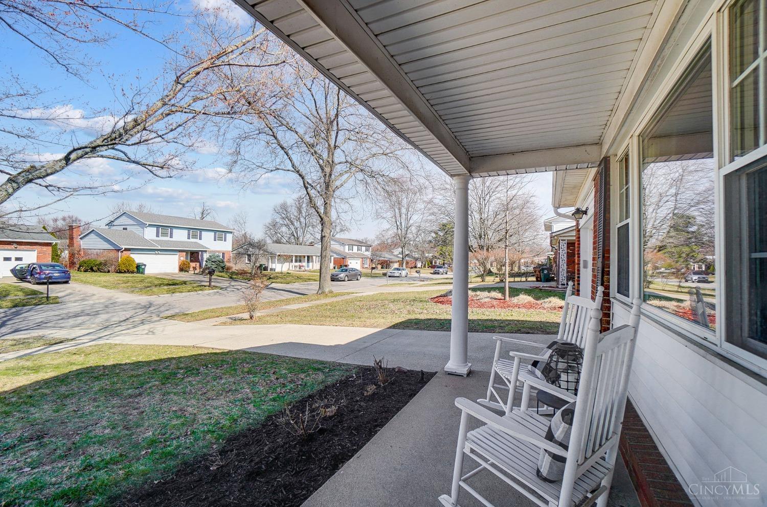 1548 Turquoise Drive, Anderson Twp, Ohio image 3