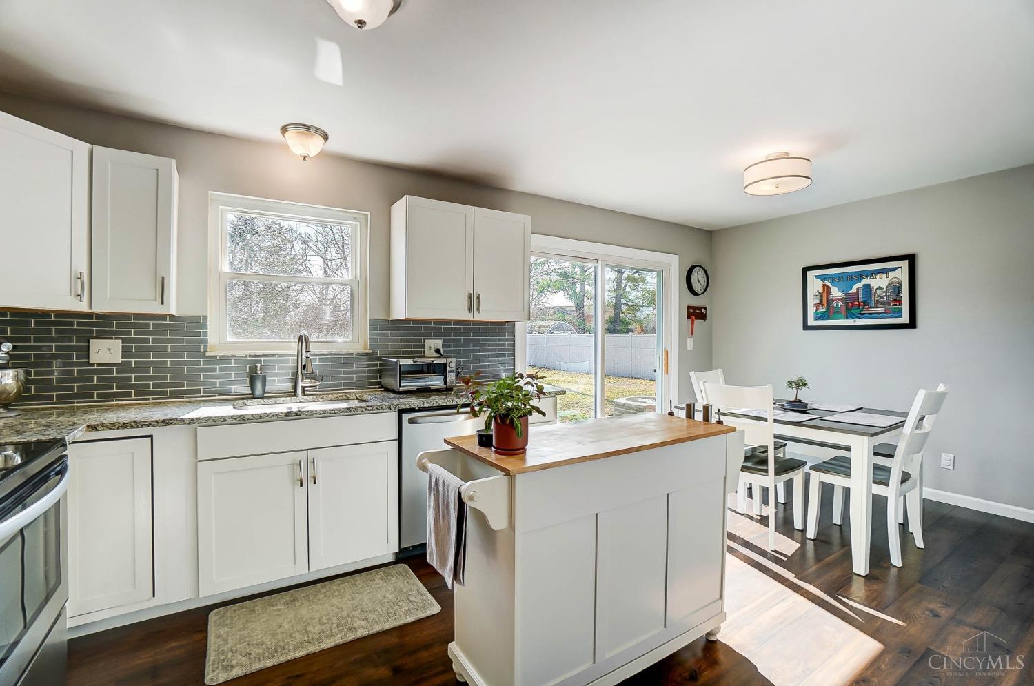 1548 Turquoise Drive, Anderson Twp, Ohio image 10