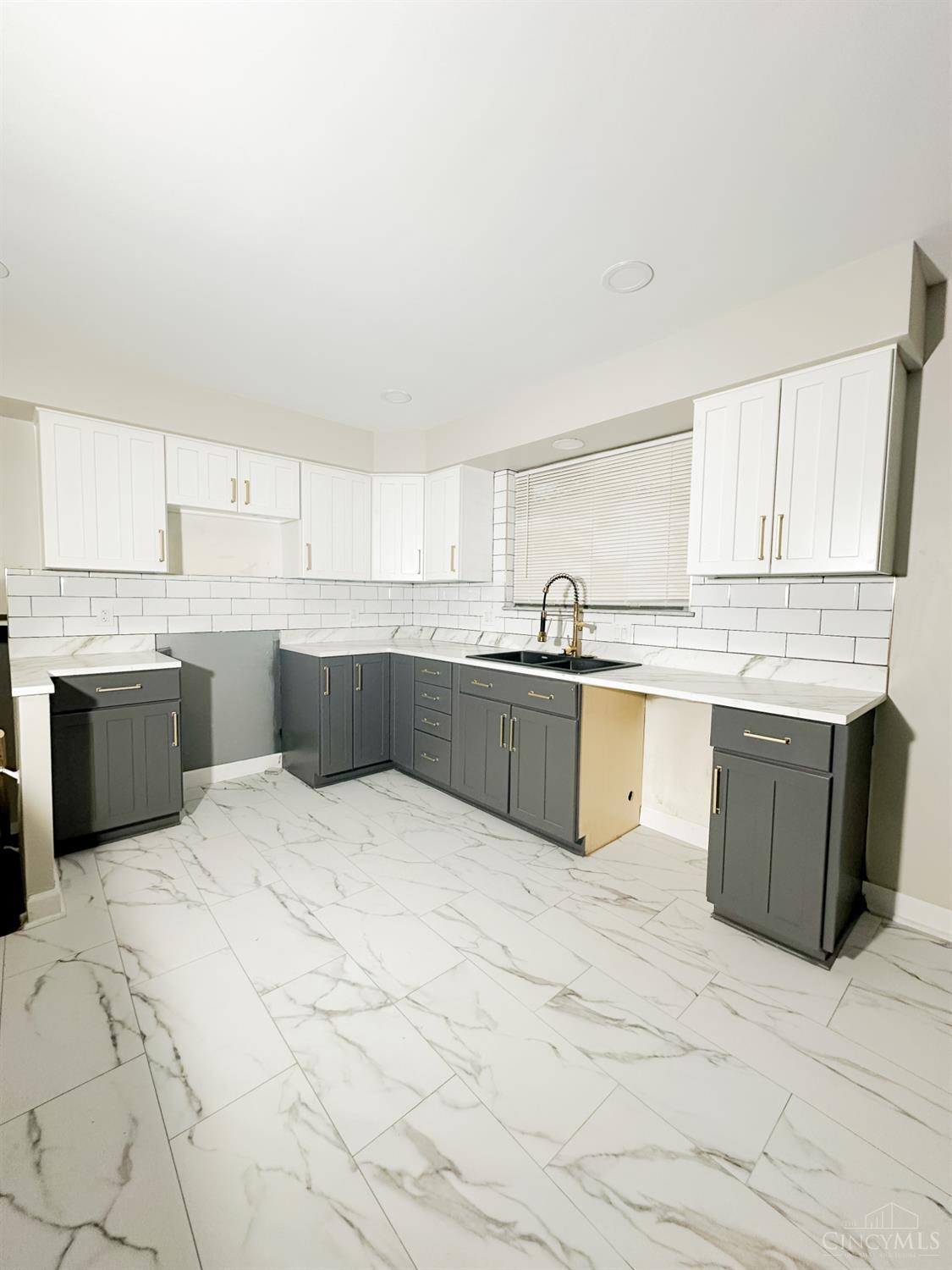 6538 S Oak Knoll Drive