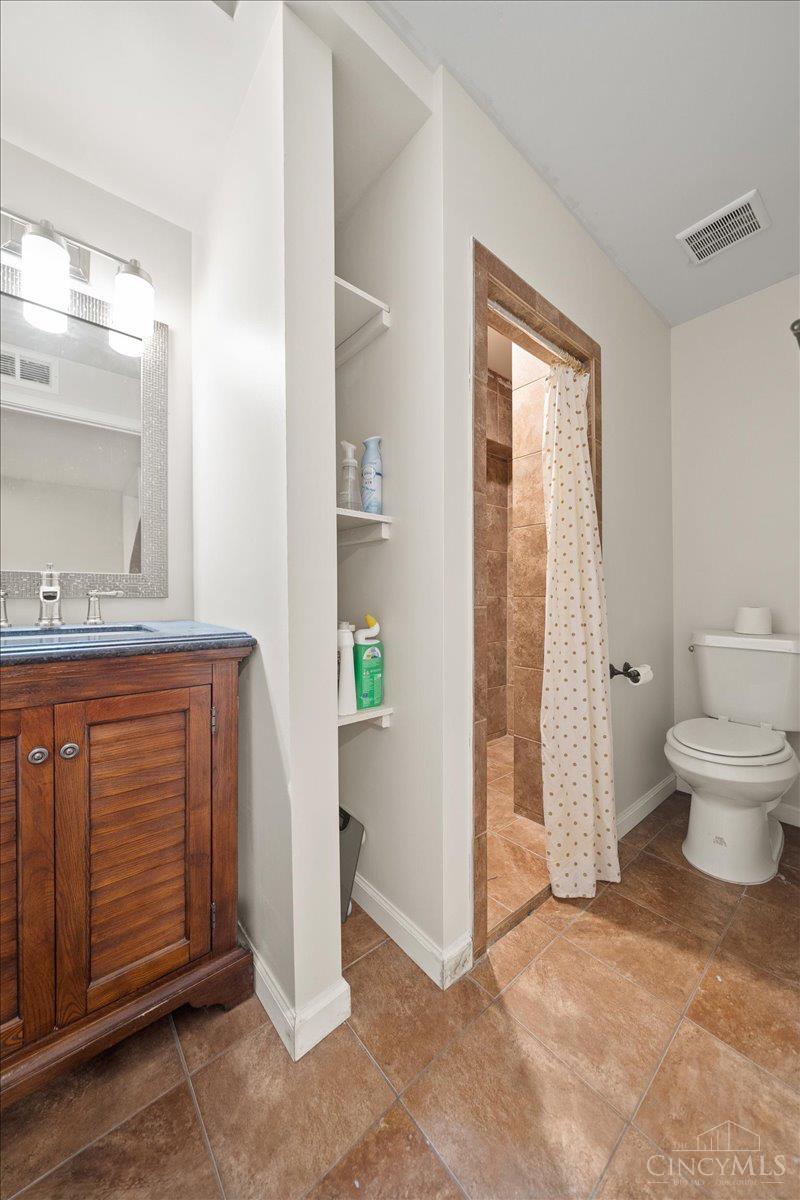 5015 Sean Circle, Blanchester, Ohio image 11