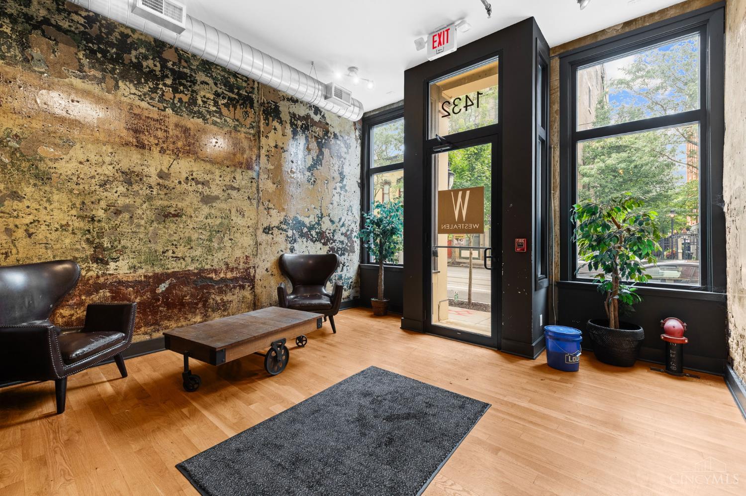 1432 Race Street 203