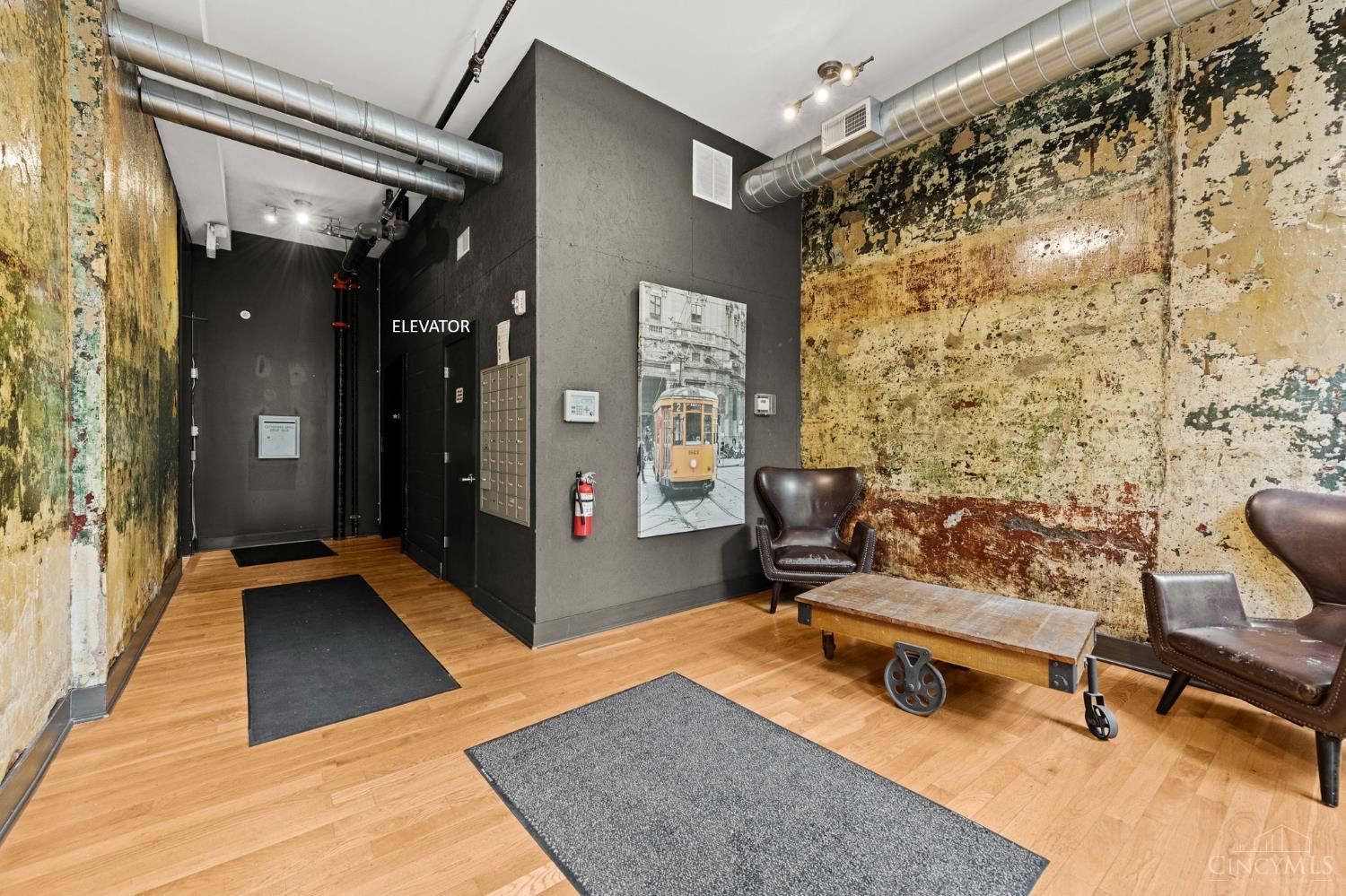 1432 Race Street 203