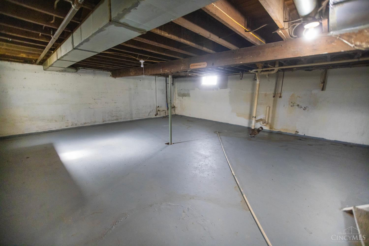 2107 Woodlawn Avenue, Middletown, Ohio image 14