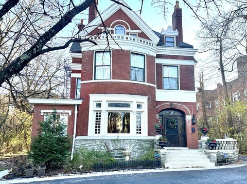 Photo of 445 Ludlow Avenue, Cincinnati, OH 45220 (MLS # 1863836)