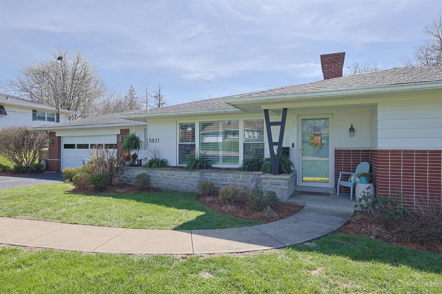 5831 Belleview Avenue