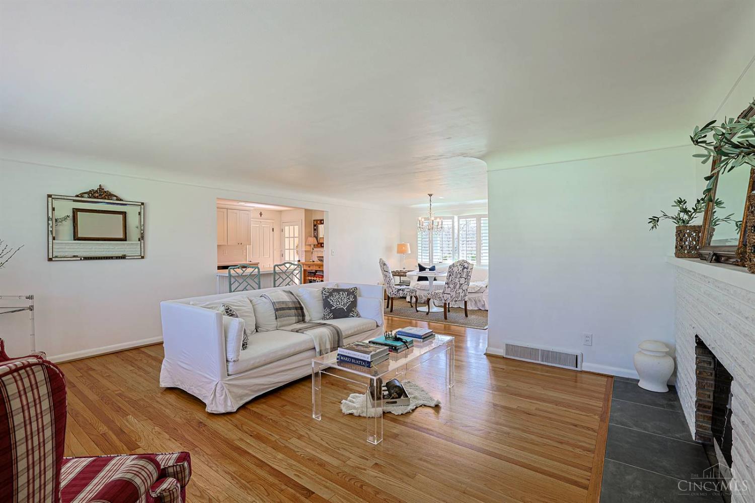 5831 Belleview Avenue