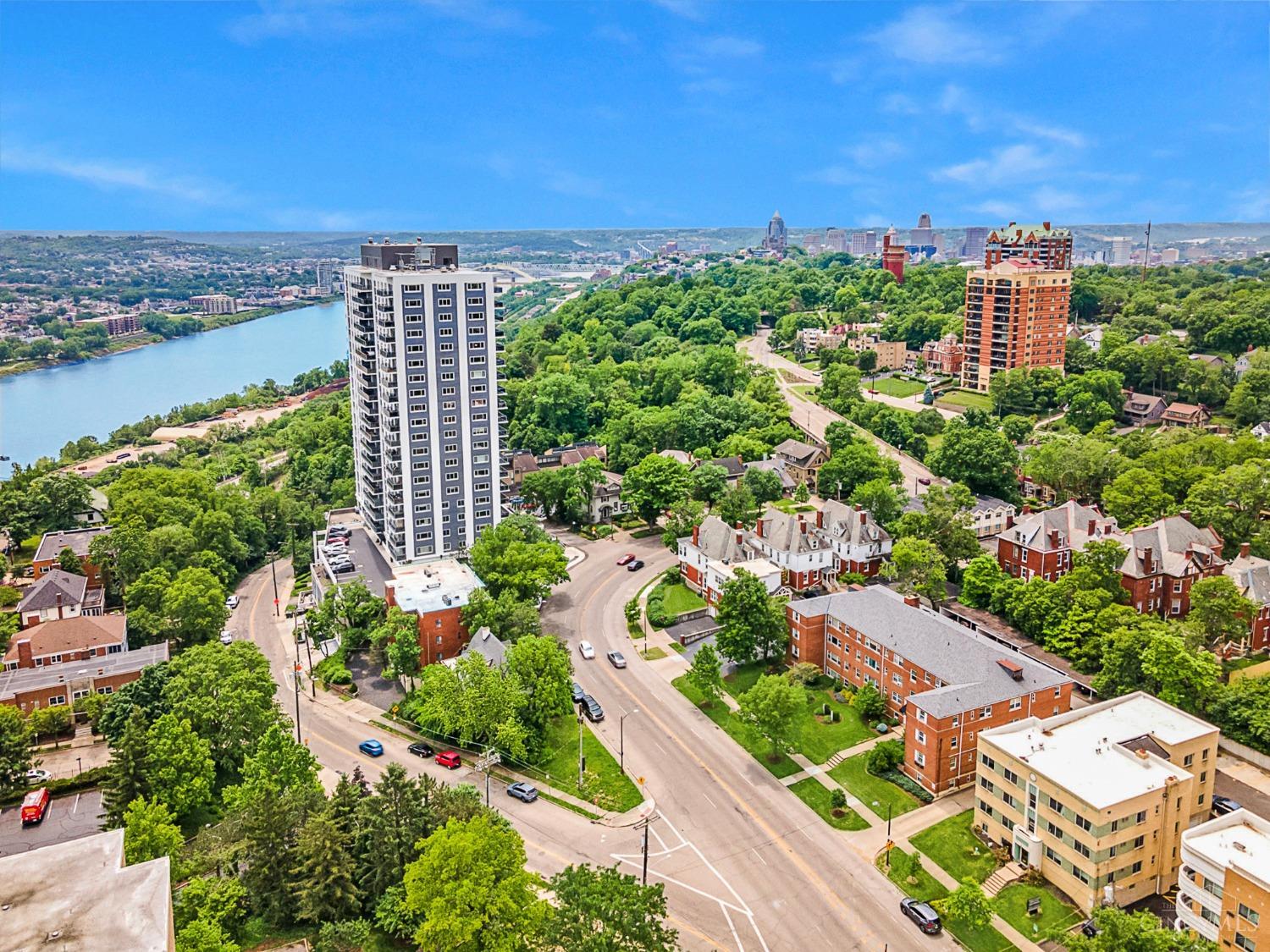 2200 Victory Parkway 1006