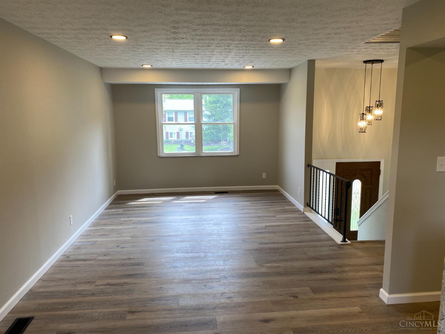 1900 Leway Drive, Fairfield, Ohio image 3