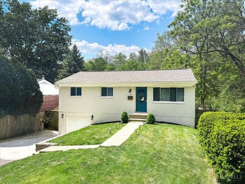 Photo of 5781 Kennedy Avenue, Cincinnati, OH 45213 (MLS # 1876880)
