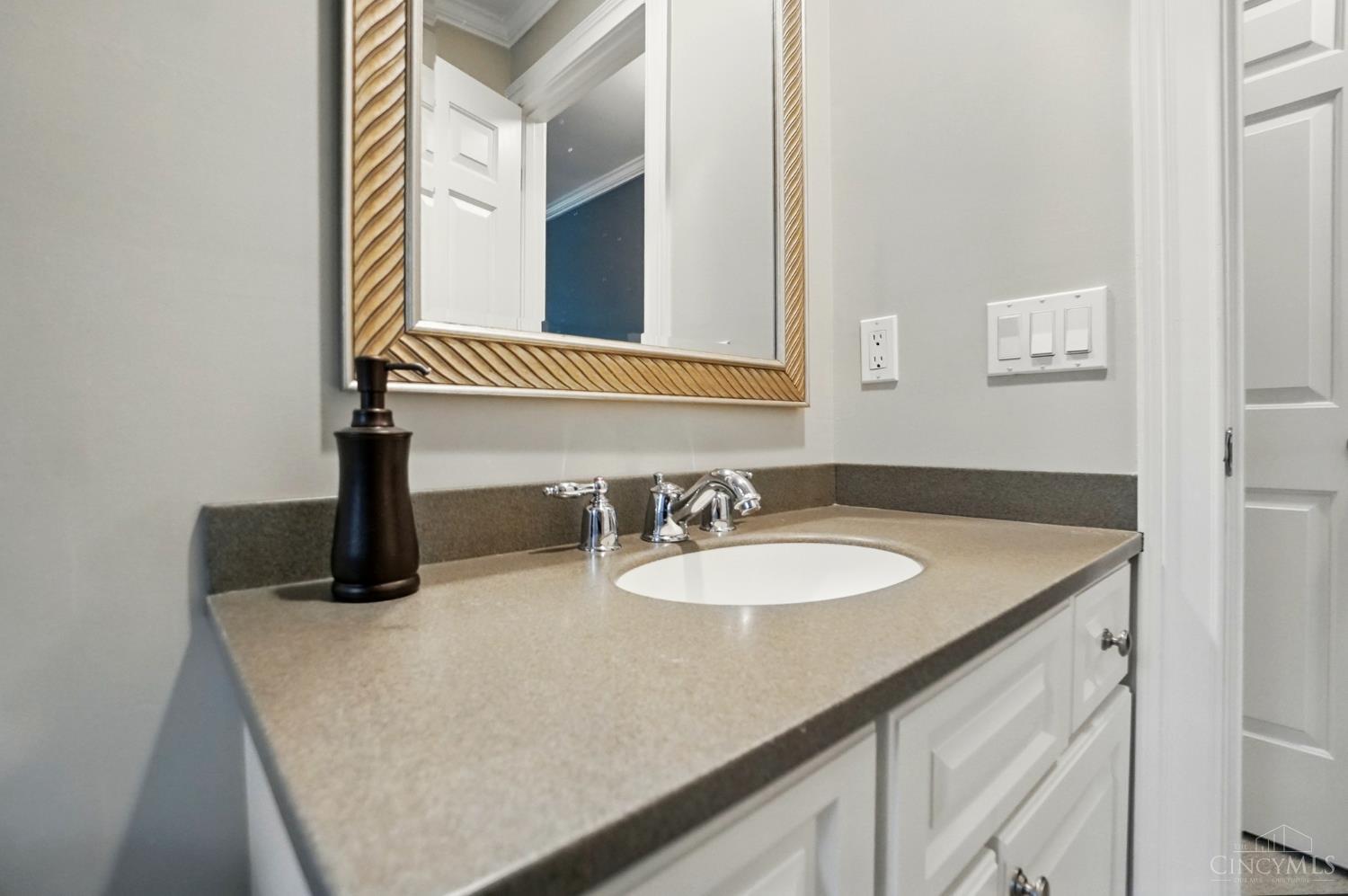 3651 Ashworth Drive #B, Cincinnati, Ohio image 22